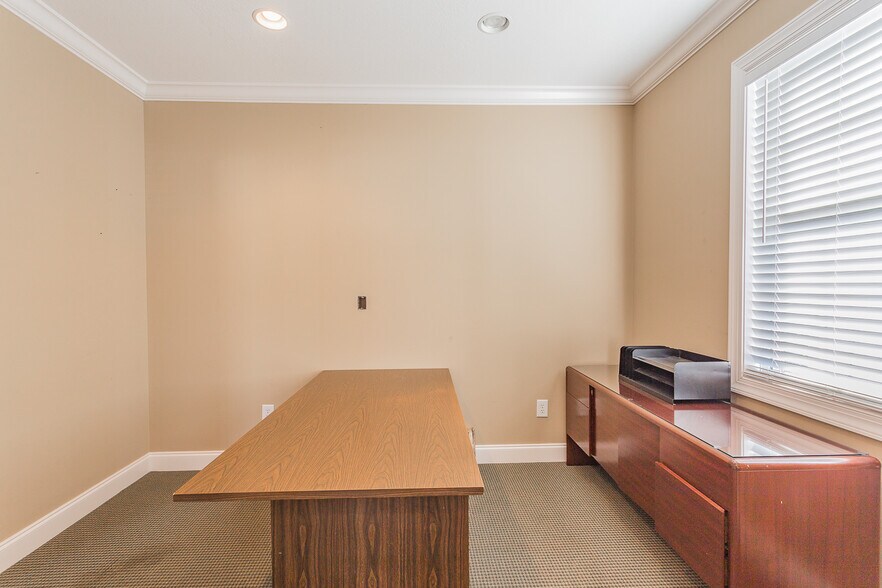 More Photos Of 3222 Ocoee St, Cleveland Medical For Sale