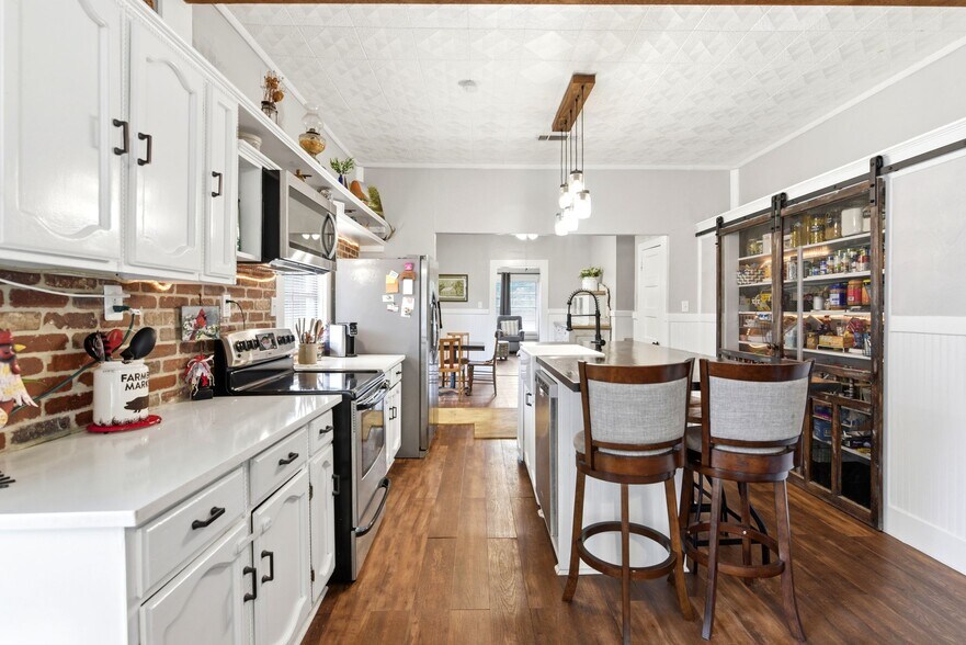 More Photos Of 9282 State Highway 75 S, New Waverly Freestanding For Sale