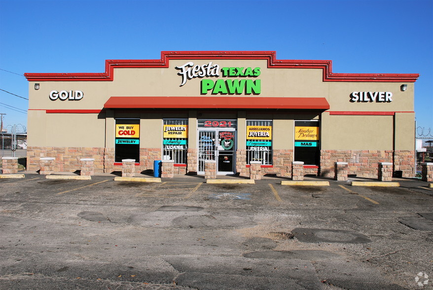 More Photos Of 2921 E Abram St, Arlington Manufacturing For Sale