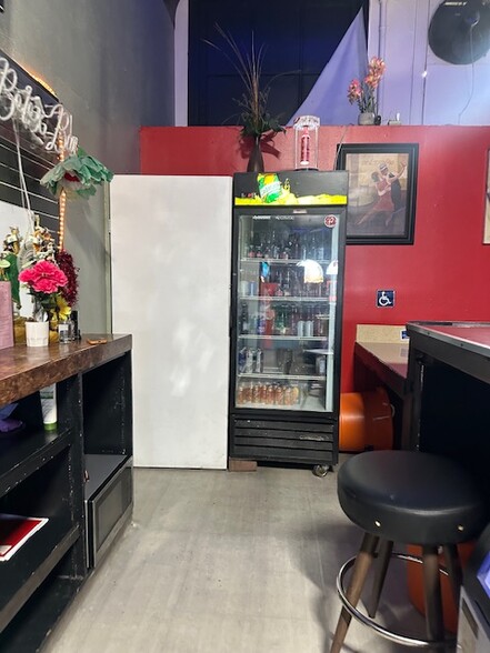More Photos Of 2205 N Broadway, Los Angeles Bar For Sale
