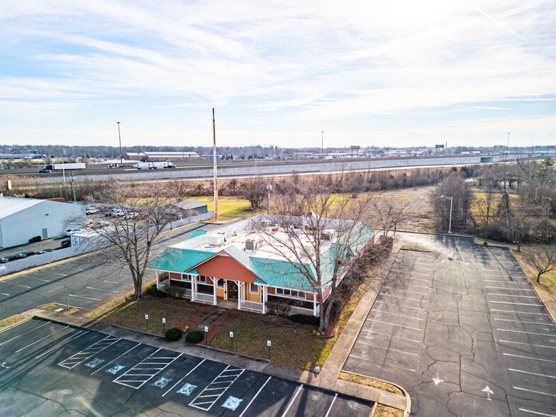 More Photos Of 1420 Park Pl, Clarksville Restaurant For Lease