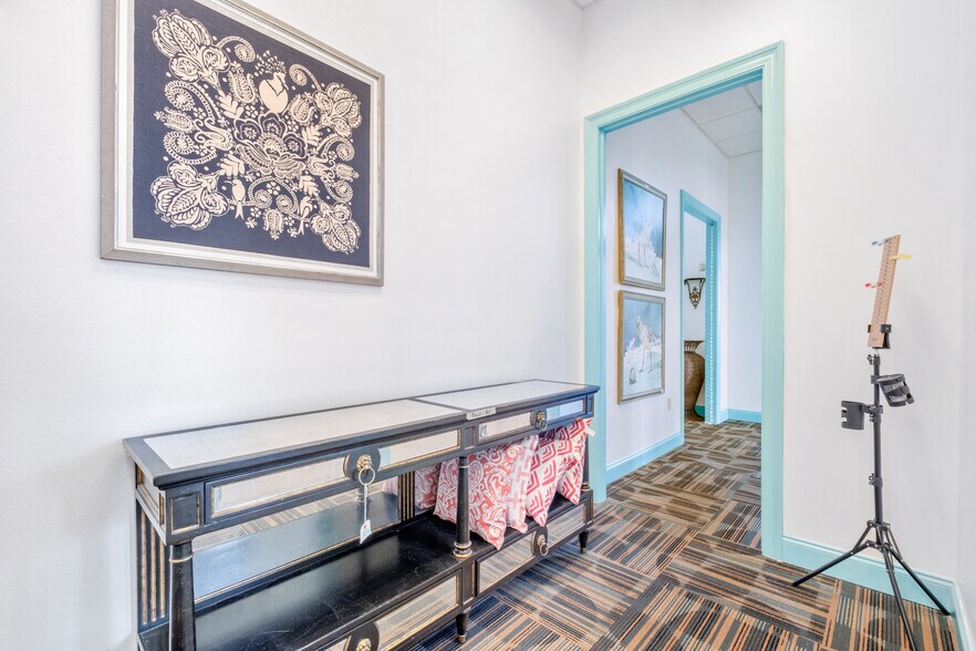 More Photos Of 503A Harbor Blvd, Destin Flex For Lease