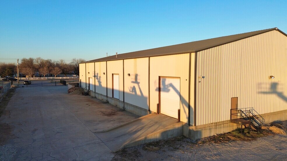 More Photos Of 9600 NW 10th St, Oklahoma City Warehouse For Lease