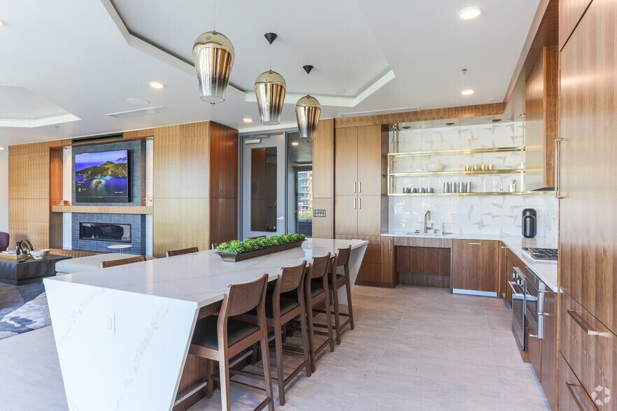 More Photos Of 255 NW 10th Ave, Portland Apartments For Lease