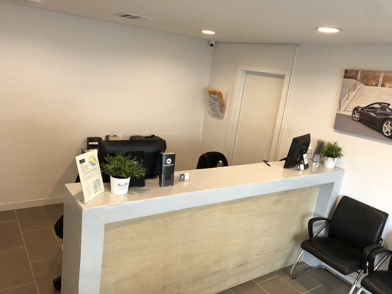 More Photos Of 2219 Colby Ave, Los Angeles Auto Repair For Sale