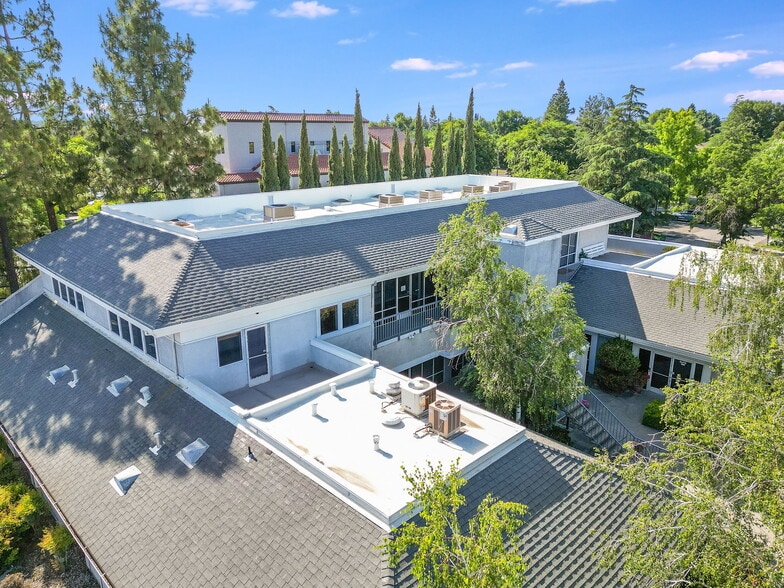 More Photos Of 250 W Main St, Woodland Office For Lease