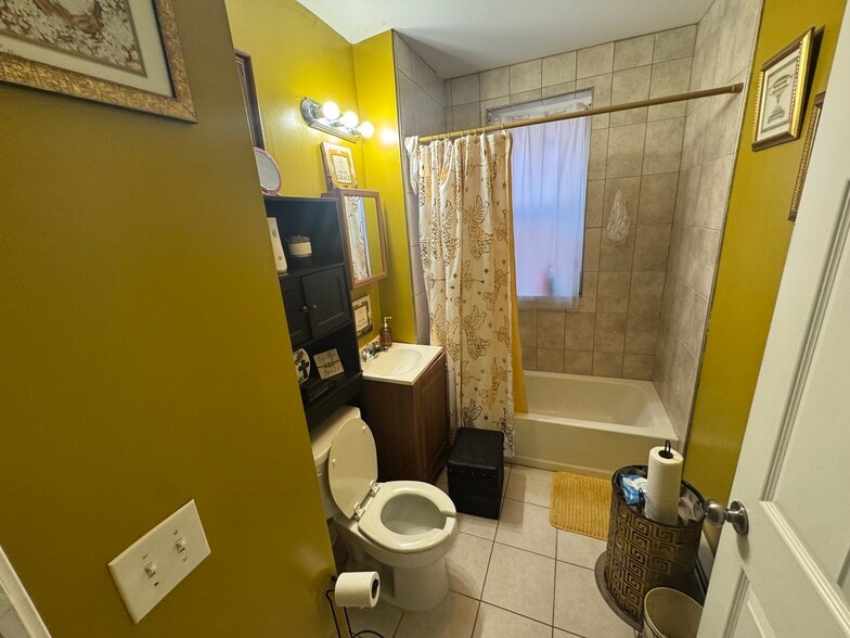 More Photos Of 204-206 Magnolia St, Hartford Apartments For Sale