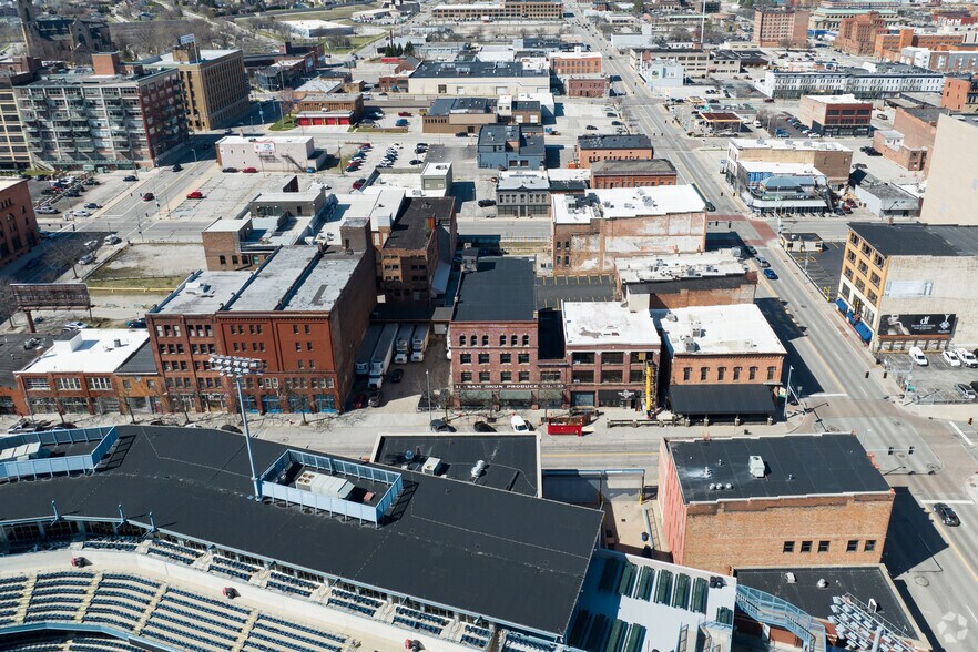 More Photos Of 31-37 N Huron St, Toledo Storefront Retail Office For Lease