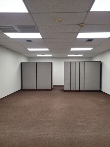 More Photos Of 2245 Royal Ln, Dallas Warehouse For Lease