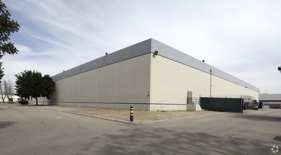 More Photos Of 11700 Monarch St, Garden Grove Warehouse For Sale