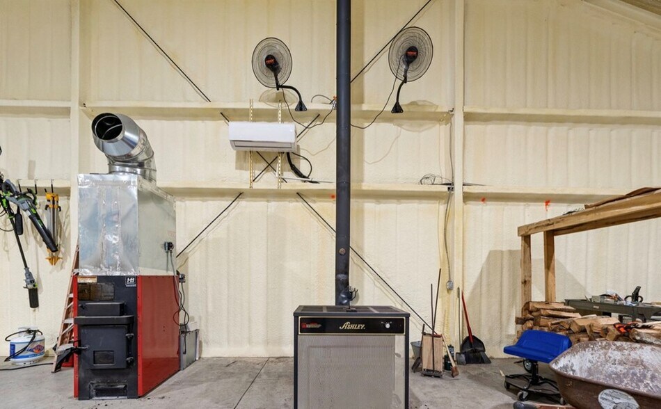 More Photos Of 332 Highway 3400 hwy, Jenkins Industrial For Sale