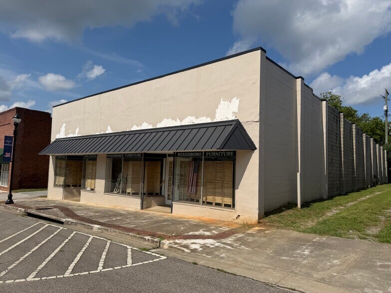 More Photos Of 112 N Congress St, Winnsboro Flex For Sale