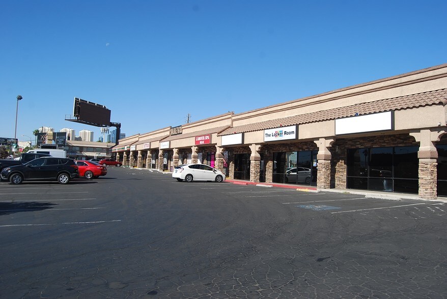 More Photos Of 700 E Naples Dr, Las Vegas Storefront For Lease