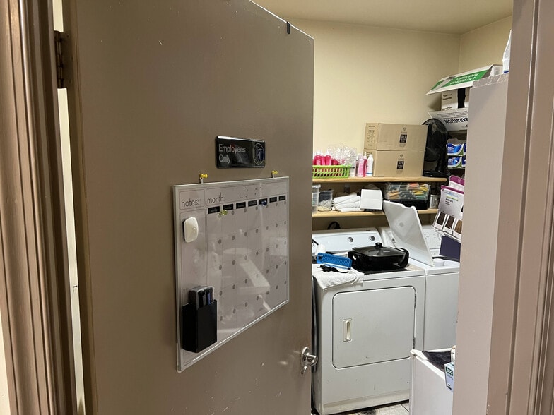 More Photos Of 1011-1121 Arlington Blvd, Arlington Apartments For Sale