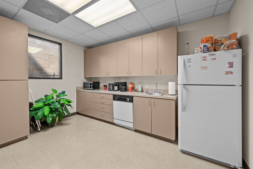 More Photos Of 1504 San Antonio St, Austin Loft Creative Space For Sale