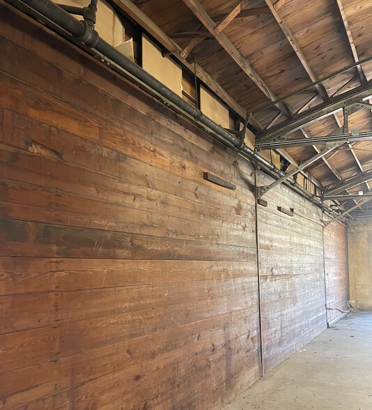 More Photos Of 10 N Milby St, Houston Warehouse For Lease