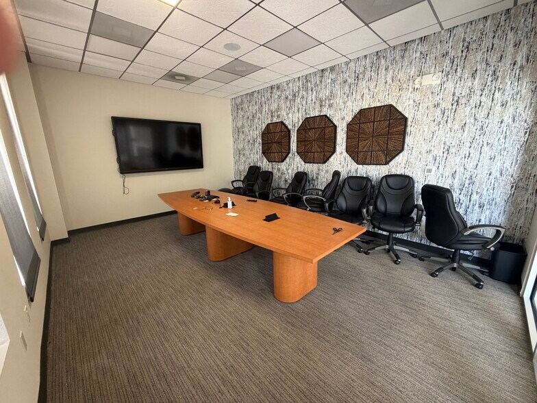 More Photos Of 4022 Louetta Rd, Spring Auto Dealership For Lease