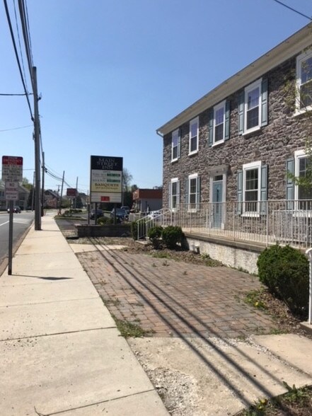 More Photos Of 313 Main St, Red Hill Restaurant For Lease