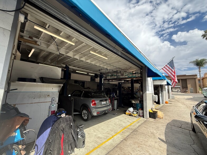 More Photos Of 7464 Draper Ave, La Jolla Service For Sale