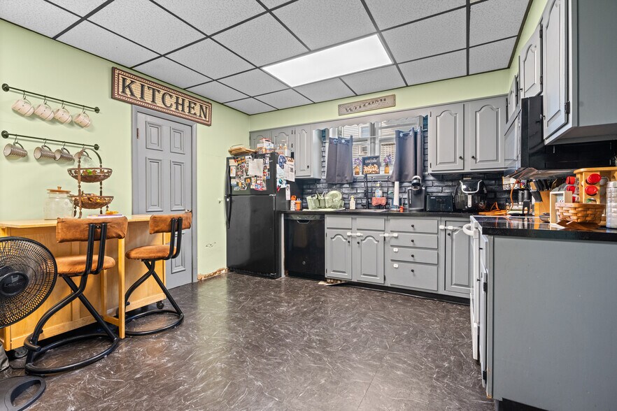 More Photos Of 700 Cattell St, Easton General Retail For Sale
