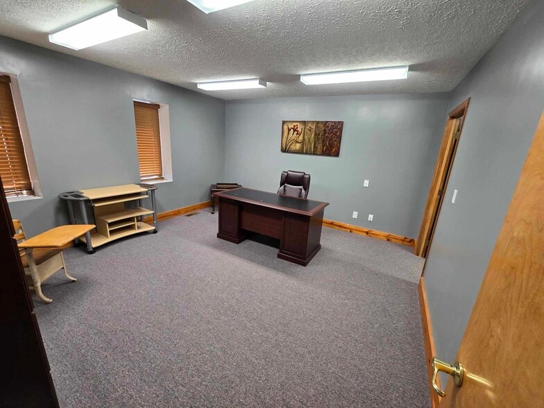 More Photos Of 661 N County Road 25A, Troy Daycare Center For Lease