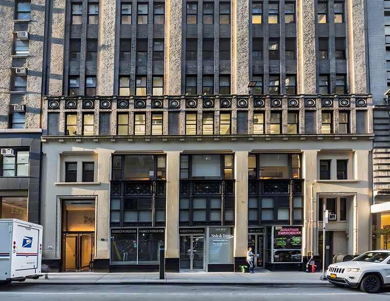 Primary Photo Of 256 W 38th St, New York Loft Creative Space For Lease