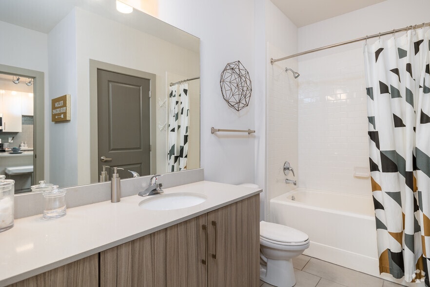 More Photos Of 930 Howell Mill Rd NW, Atlanta Apartments For Lease