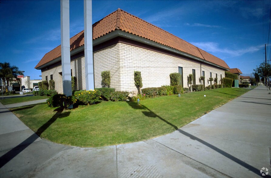 More Photos Of 9699 Sierra Ave, Fontana Freestanding For Sale