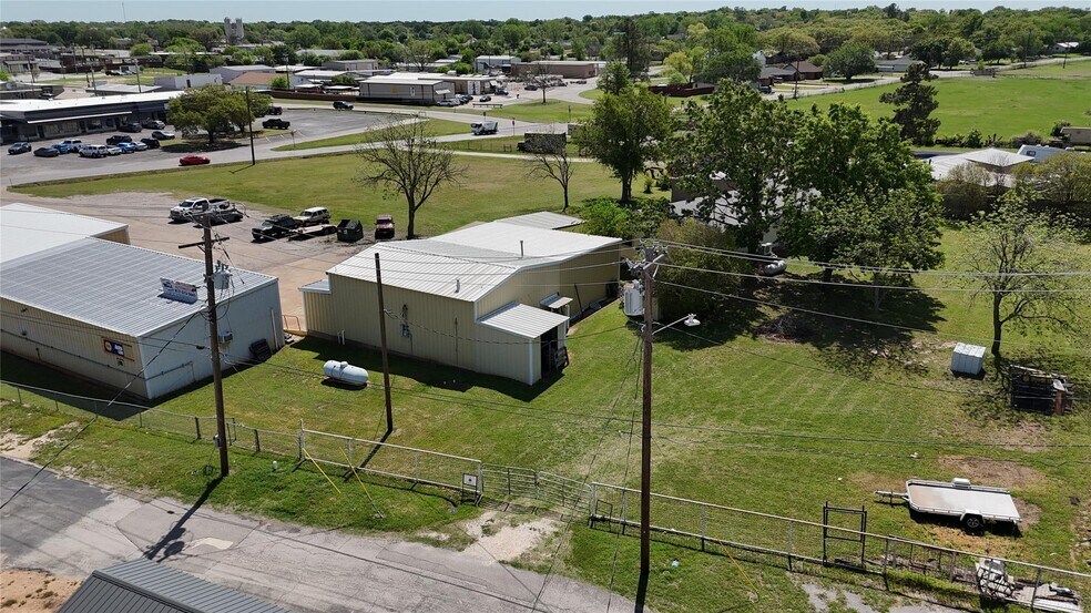 More Photos Of 200 Mustang Trail Trl, Granbury Industrial For Sale