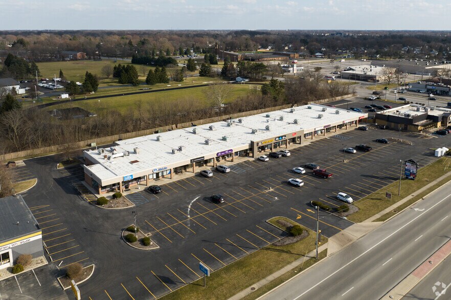 More Photos Of 1855 S Reynolds Rd, Toledo Freestanding For Lease