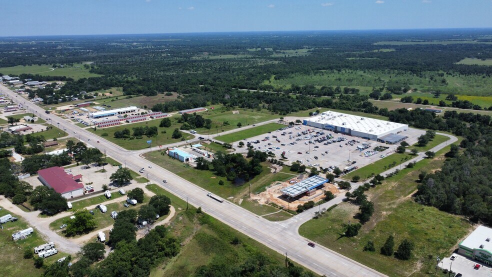 More Photos Of 702 W US Hwy 79, Rockdale Land For Lease