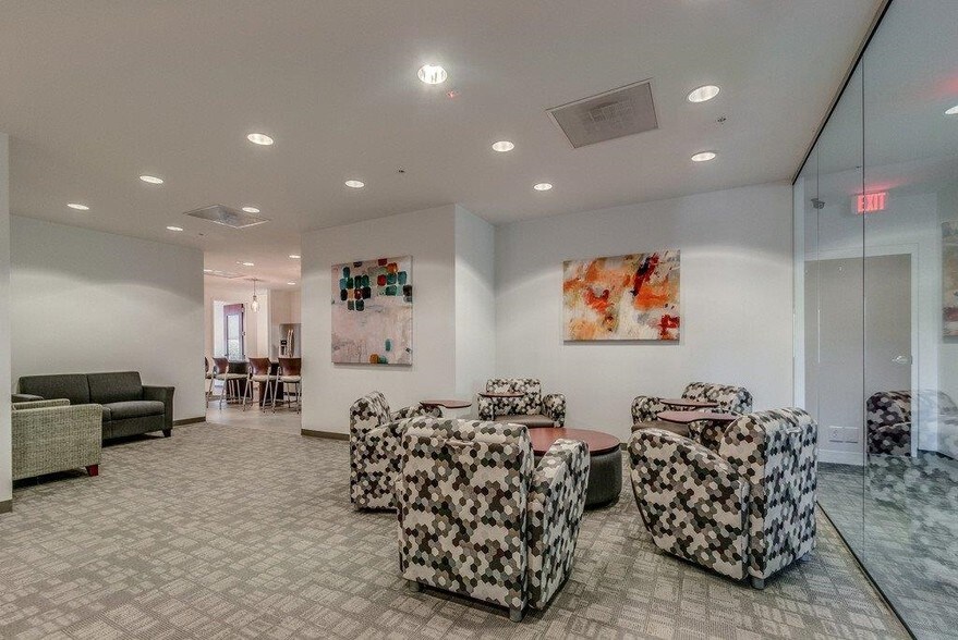 More Photos Of 4235 Hillsboro Pike, Nashville Office For Sale