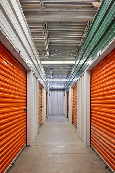 More Photos Of 11 NE 11th St, Oklahoma City Warehouse For Sale