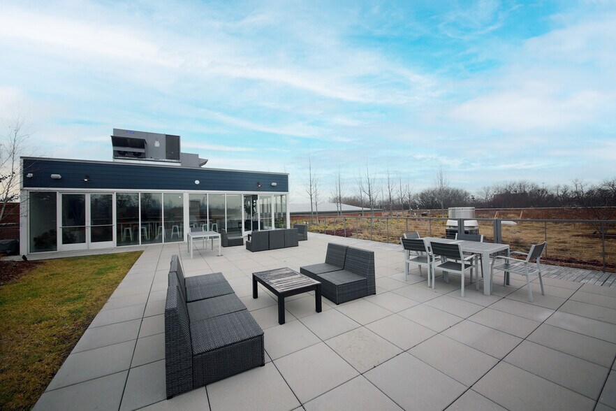 More Photos Of 4127 S State St, Chicago Manufacturing For Lease