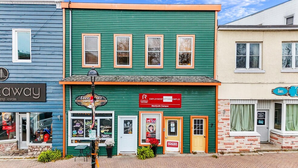 More Photos Of 7 E Water St, Little Curren Storefront Retail Residential For Sale
