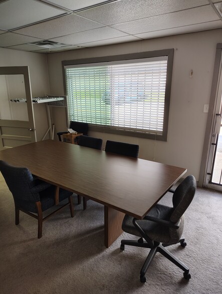 More Photos Of 1298 Central Ave, Atlanta Warehouse For Sale