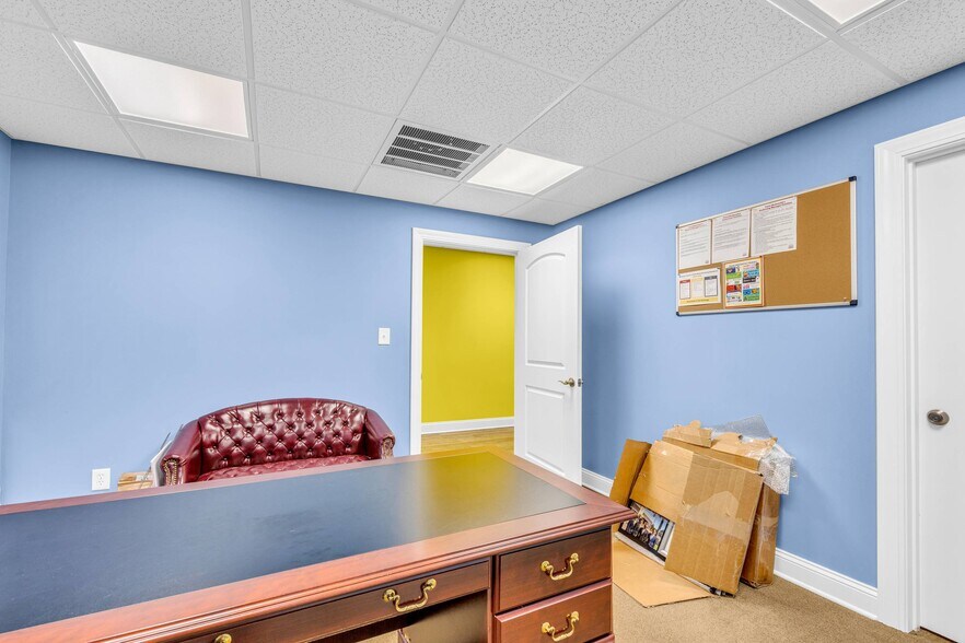 More Photos Of 24 Hartwell St, Royston Office For Sale