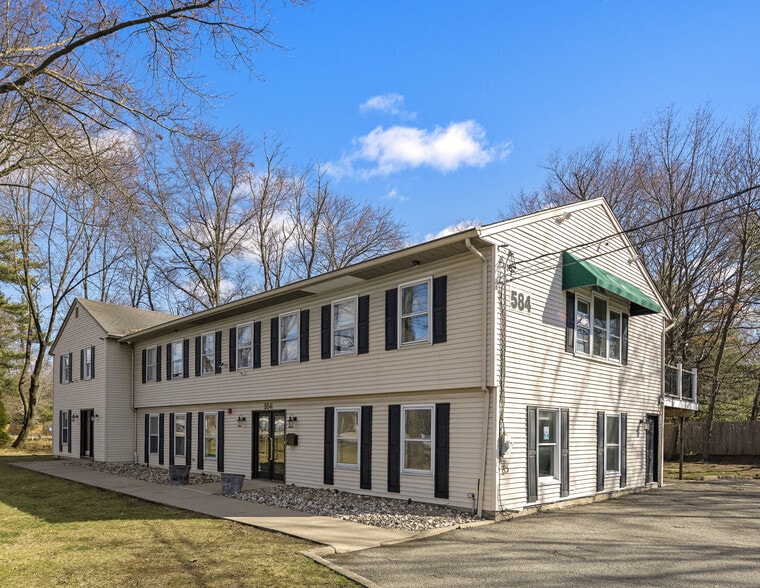 More Photos Of 584 State Rt 17, Ridgewood Office Residential For Lease