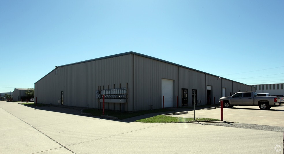 More Photos Of 2121 Brittmoore Rd, Houston Unknown For Lease