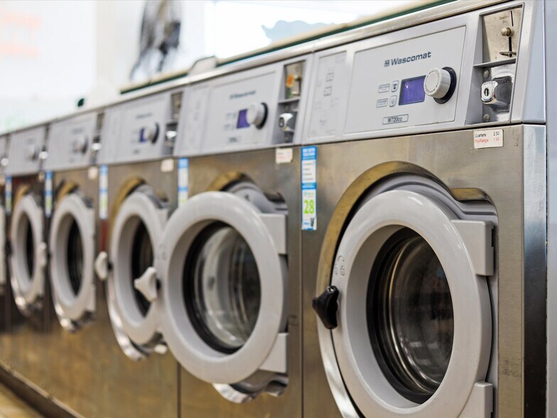 More Photos Of 2203-2215 Gus Thomasson Rd, Dallas Freestanding For Lease