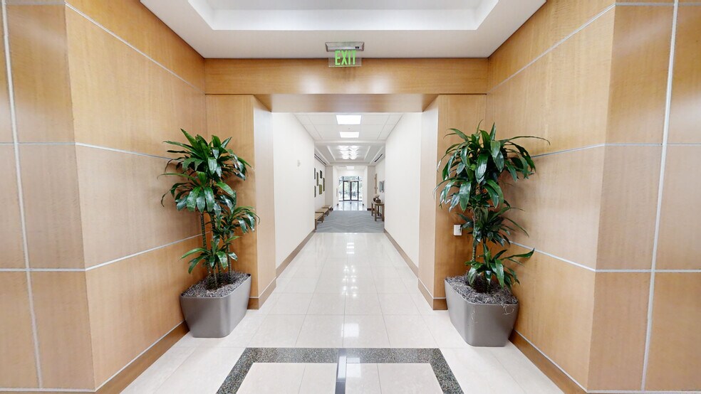 More Photos Of 1641 Worthington Rd, West Palm Beach Office For Lease