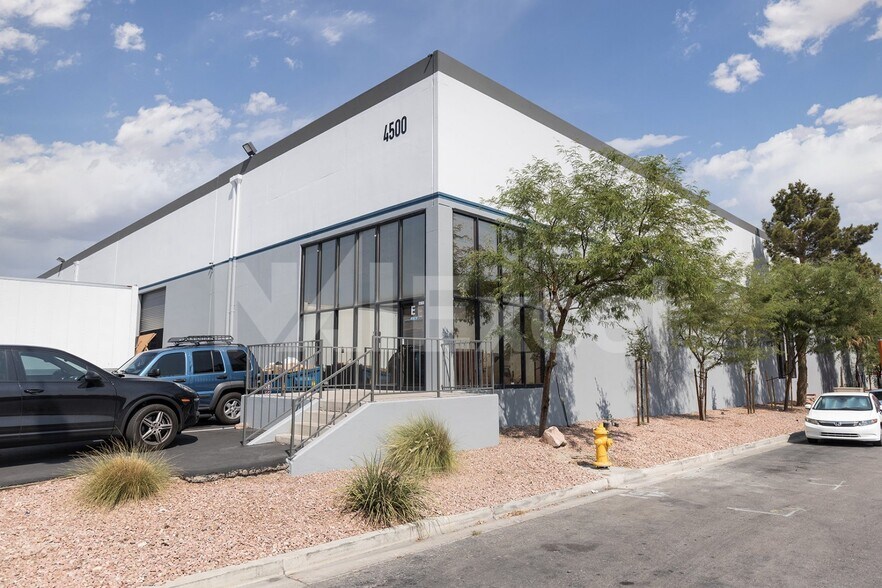 More Photos Of 4500 Andrews St, North Las Vegas Distribution For Lease