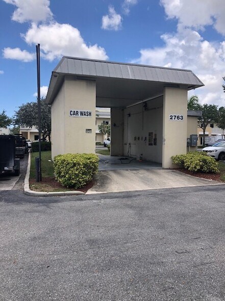 More Photos Of 2731 Vista Pky, West Palm Beach Showroom For Lease