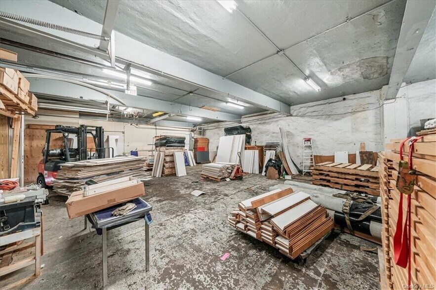 More Photos Of 179 Lindsey Ave, Buchanan Storefront Retail Office For Sale