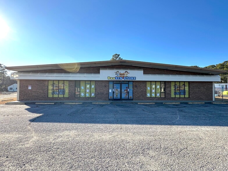 More Photos Of 130 S Fairview Rd, Rocky Mount Flex For Sale