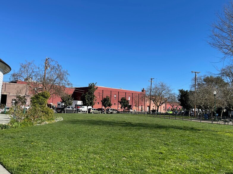 More Photos Of 8 W 9th St, Santa Rosa Warehouse For Sale