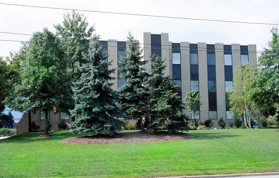 More Photos Of 6300 Rockside Rd, Independence Office For Lease
