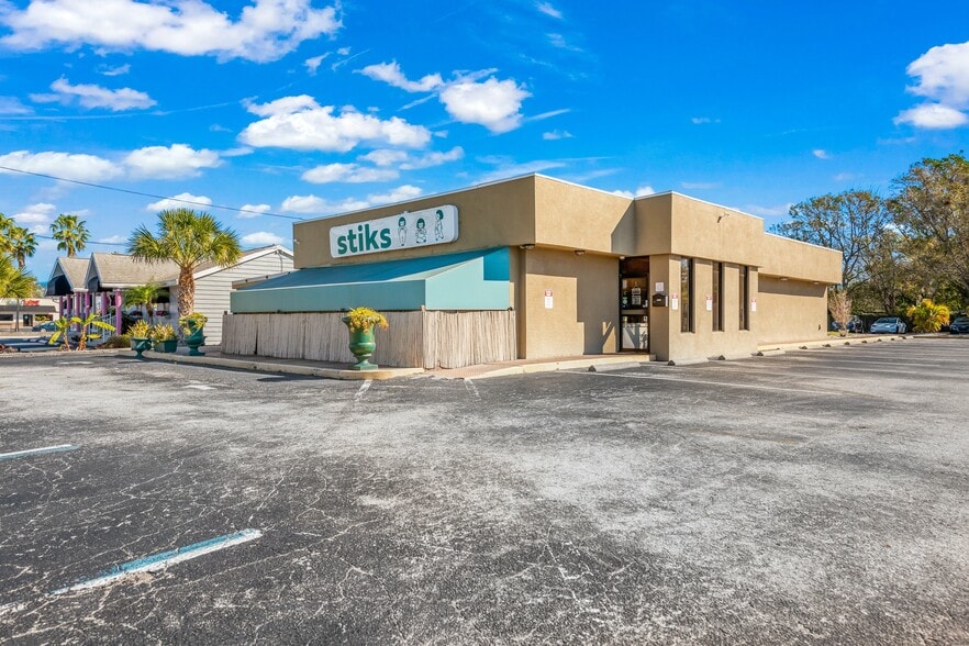 More Photos Of 4413 S Tamiami Trl, Sarasota Restaurant For Sale