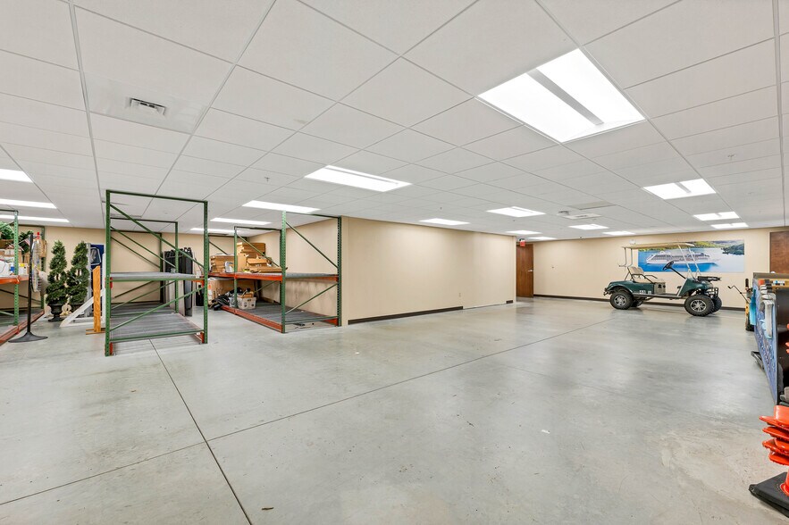 More Photos Of 81 Whittier Hwy, Moultonborough Office For Sale