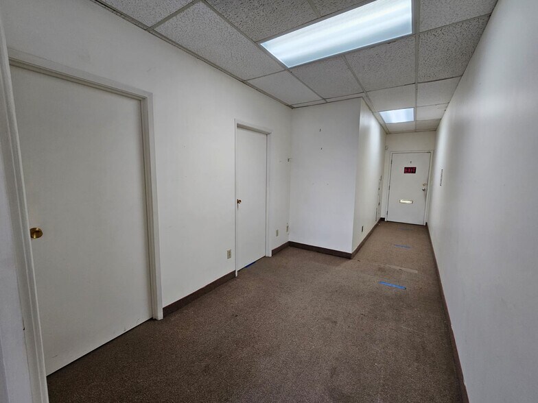 More Photos Of 1646 Victoria Park Ave, Toronto Storefront Retail Office For Lease